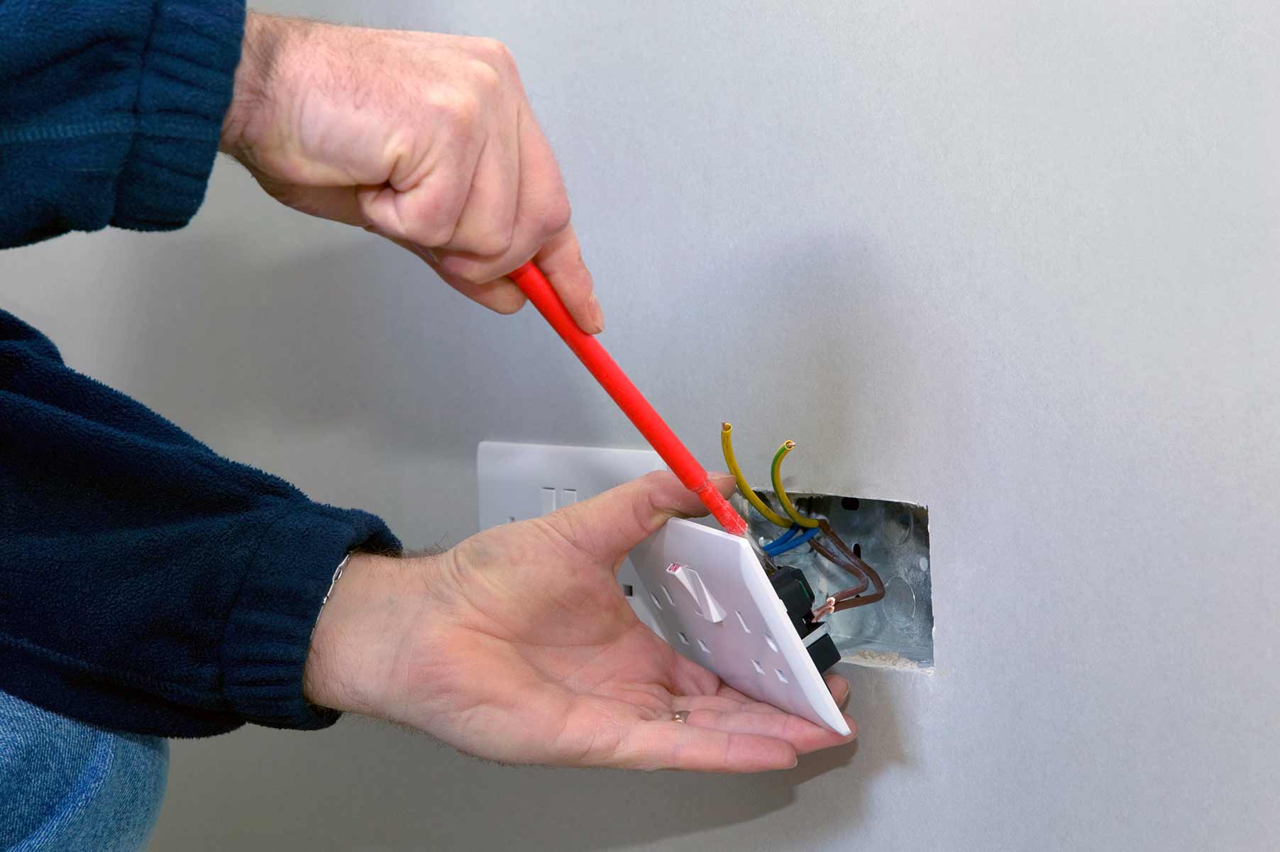 Our electricians can install plug sockets for domestic and commercial proeprties in Nunhead and the local area. 